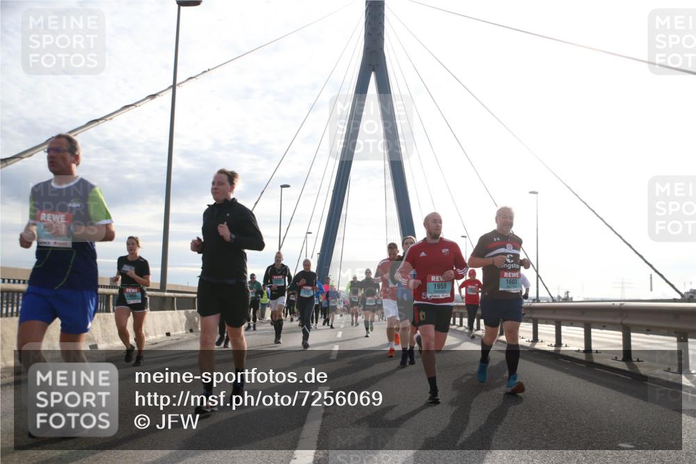 03.10.2024 - Köhlbrandbrückenlauf Jannik Wohlers http://msf.ph/oto/7256069 03.10.2024 09:28:16 Position 1 1959, 2863, 1603 meine-sportfotos.de