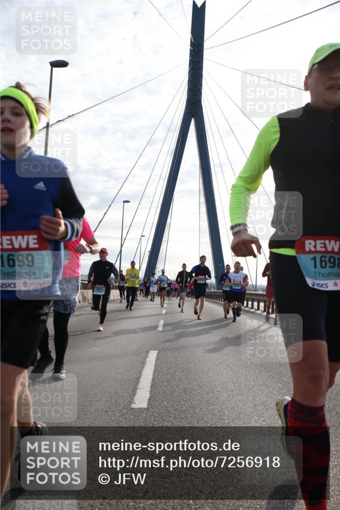 03.10.2024 - Köhlbrandbrückenlauf Jannik Wohlers http://msf.ph/oto/7256918 03.10.2024 09:28:23 Position 1 1699, 1698 meine-sportfotos.de