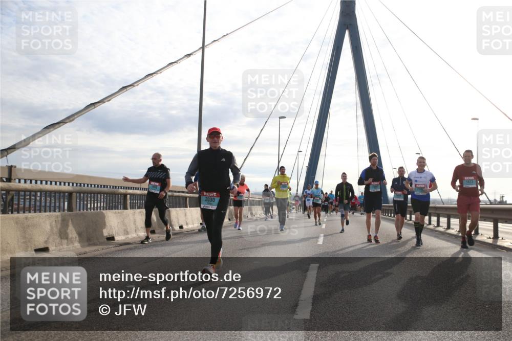 03.10.2024 - Köhlbrandbrückenlauf Jannik Wohlers http://msf.ph/oto/7256972 03.10.2024 09:28:24 Position 1 2030, 2494, 1673 meine-sportfotos.de