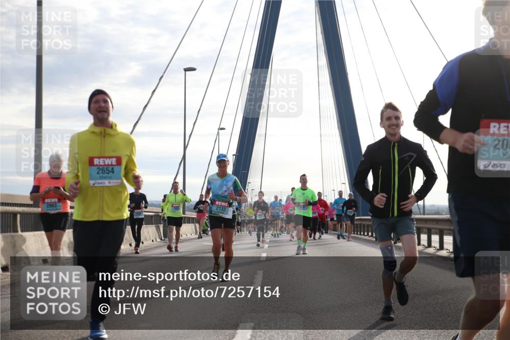 03.10.2024 - Köhlbrandbrückenlauf Jannik Wohlers http://msf.ph/oto/7257154 03.10.2024 09:28:27 Position 1 2063, 2654, 2132, 20 meine-sportfotos.de