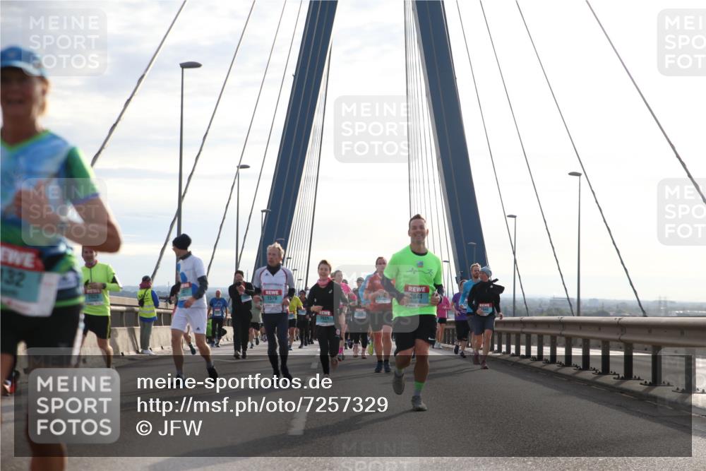 03.10.2024 - Köhlbrandbrückenlauf Jannik Wohlers http://msf.ph/oto/7257329 03.10.2024 09:28:29 Position 1 132, 1579, 1631, 2841, 1946 meine-sportfotos.de