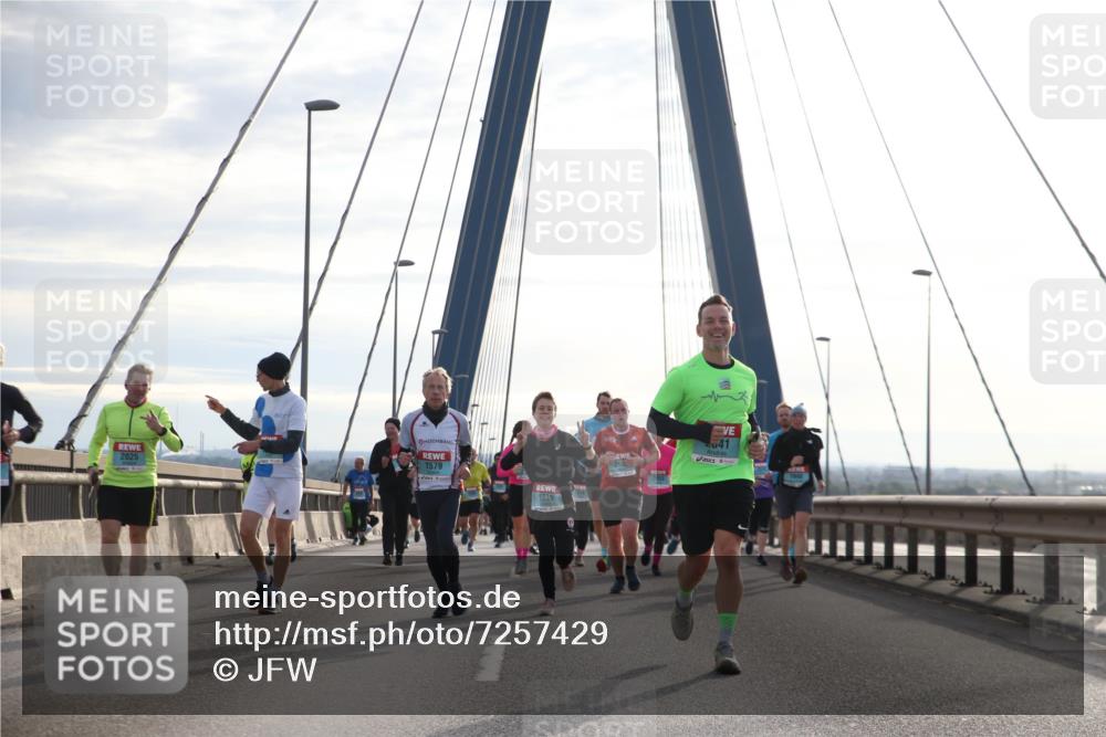 03.10.2024 - Köhlbrandbrückenlauf Jannik Wohlers http://msf.ph/oto/7257429 03.10.2024 09:28:30 Position 1 2025, 1579, 1631, 26, 41, 1946 meine-sportfotos.de