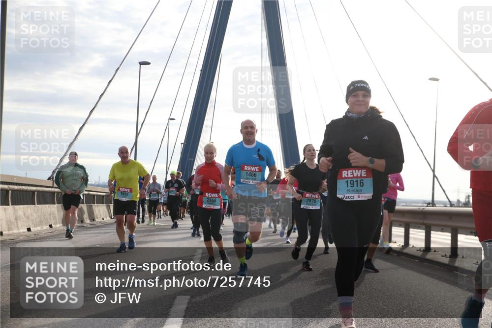 03.10.2024 - Köhlbrandbrückenlauf Jannik Wohlers http://msf.ph/oto/7257745 03.10.2024 09:28:37 Position 1 1552, 2868, 1466, 2870, 1916 meine-sportfotos.de