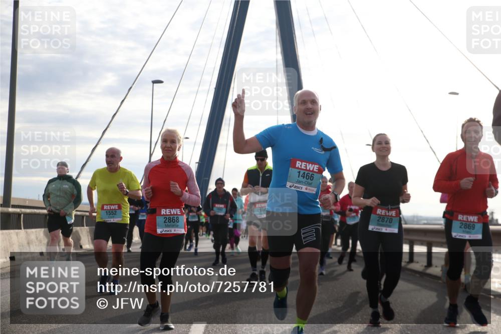 03.10.2024 - Köhlbrandbrückenlauf Jannik Wohlers http://msf.ph/oto/7257781 03.10.2024 09:28:39 Position 1 1552, 2868, 1682, 2667, 1466, 2869, 2870 meine-sportfotos.de