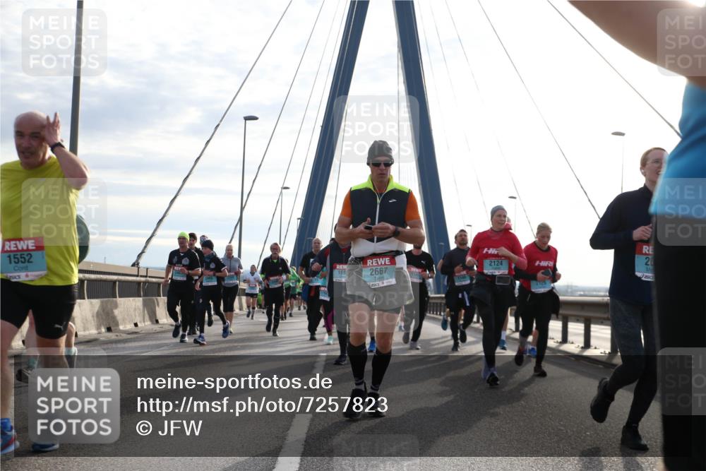 03.10.2024 - Köhlbrandbrückenlauf Jannik Wohlers http://msf.ph/oto/7257823 03.10.2024 09:28:40 Position 1 1552, 168, 2667, 2124, 1146, 20 meine-sportfotos.de