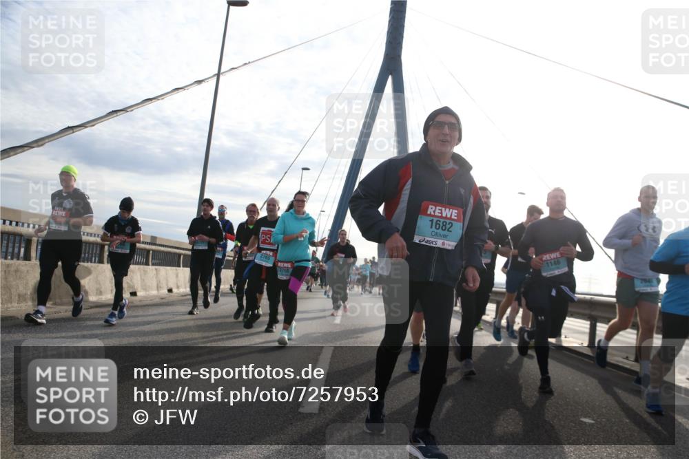 03.10.2024 - Köhlbrandbrückenlauf Jannik Wohlers http://msf.ph/oto/7257953 03.10.2024 09:28:43 Position 1 2765, 2766, 1682, 1146 meine-sportfotos.de