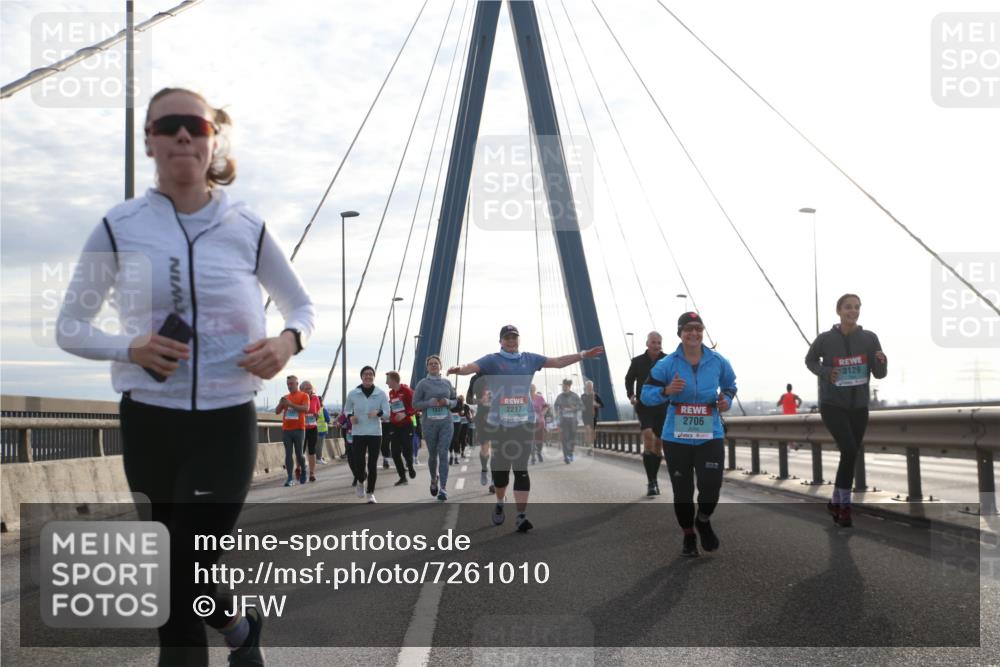 03.10.2024 - Köhlbrandbrückenlauf Jannik Wohlers http://msf.ph/oto/7261010 03.10.2024 09:29:03 Position 1 2217, 2706, 3129 meine-sportfotos.de