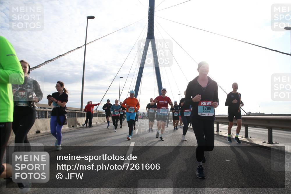 03.10.2024 - Köhlbrandbrückenlauf Jannik Wohlers http://msf.ph/oto/7261606 03.10.2024 09:29:11 Position 1 1397, 2195, 2479, 2354, 1796 meine-sportfotos.de