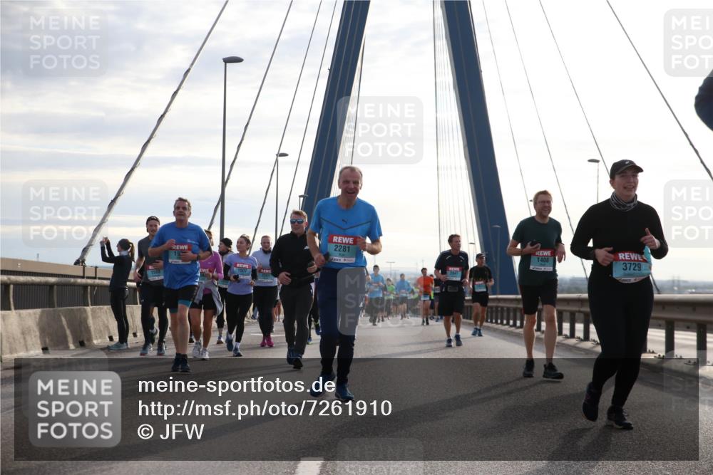 03.10.2024 - Köhlbrandbrückenlauf Jannik Wohlers http://msf.ph/oto/7261910 03.10.2024 09:29:18 Position 1 19, 1507, 2281, 2947, 1408, 3729 meine-sportfotos.de