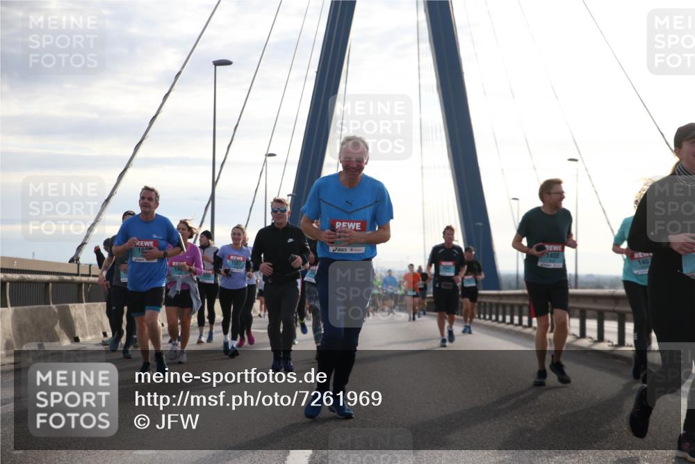 03.10.2024 - Köhlbrandbrückenlauf Jannik Wohlers http://msf.ph/oto/7261969 03.10.2024 09:29:19 Position 1 10, 1408, 140, 1507 meine-sportfotos.de