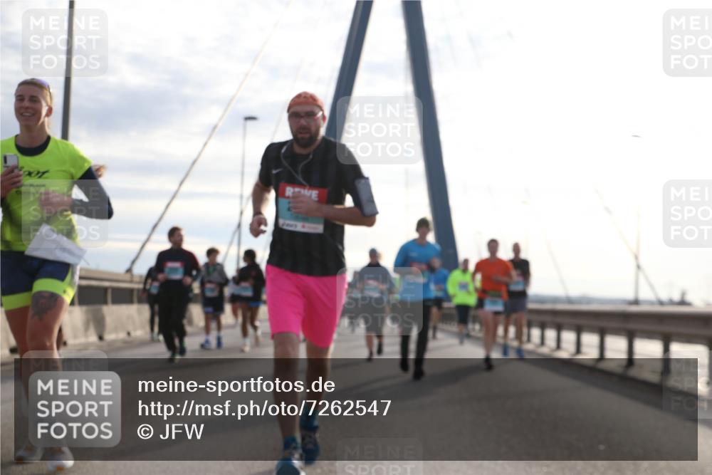 03.10.2024 - Köhlbrandbrückenlauf Jannik Wohlers http://msf.ph/oto/7262547 03.10.2024 09:29:29 Position 1  meine-sportfotos.de