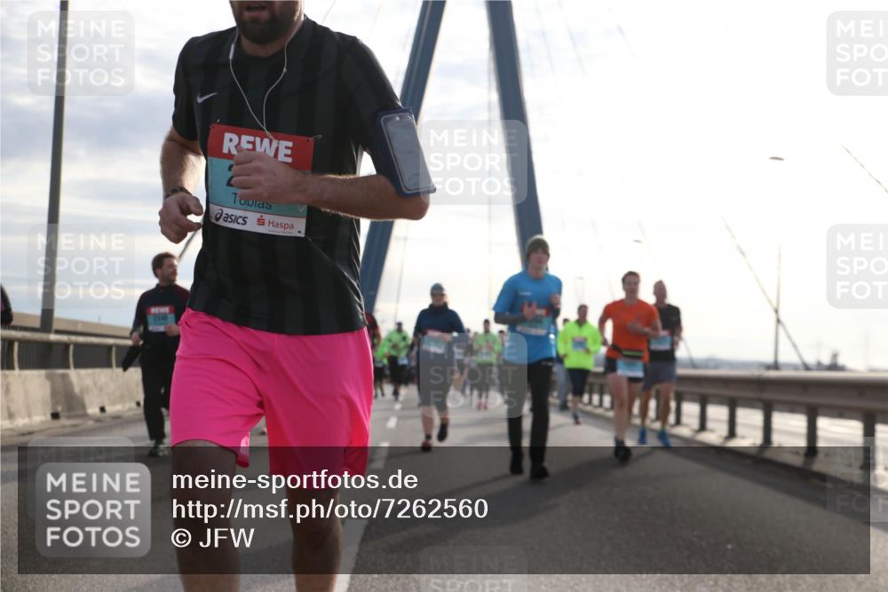 03.10.2024 - Köhlbrandbrückenlauf Jannik Wohlers http://msf.ph/oto/7262560 03.10.2024 09:29:29 Position 1  meine-sportfotos.de