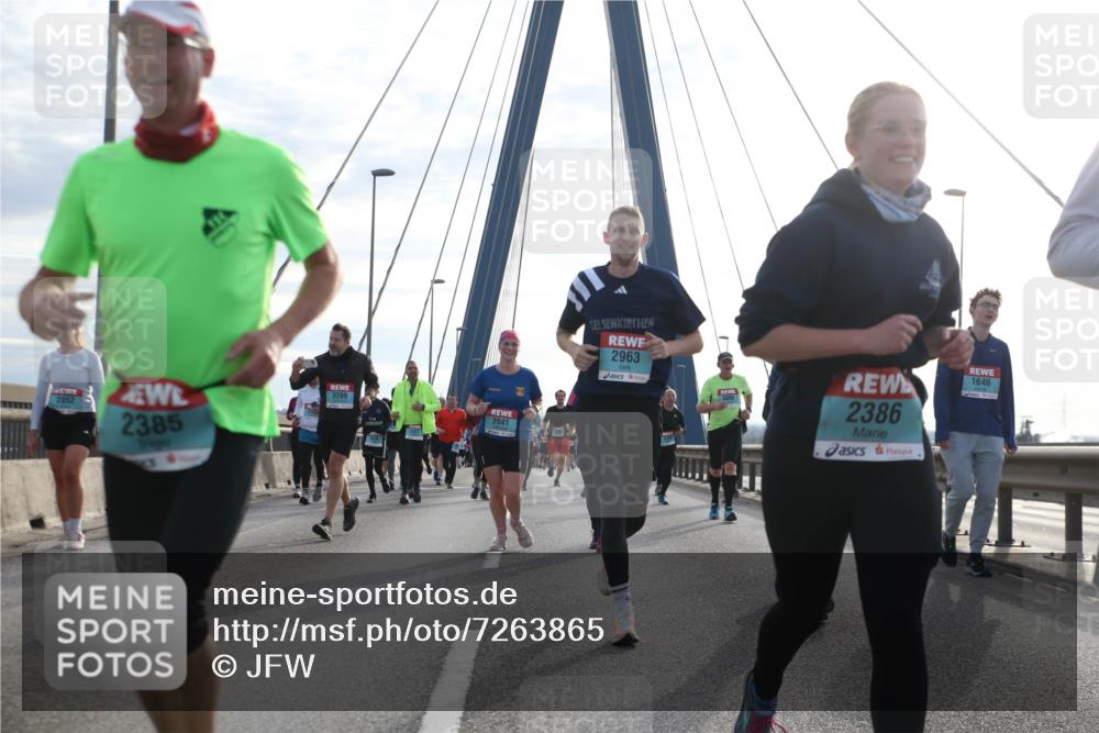 03.10.2024 - Köhlbrandbrückenlauf Jannik Wohlers http://msf.ph/oto/7263865 03.10.2024 09:29:39 Position 1 2052, 3289, 2041, 2385, 2963, 2386, 1646 meine-sportfotos.de