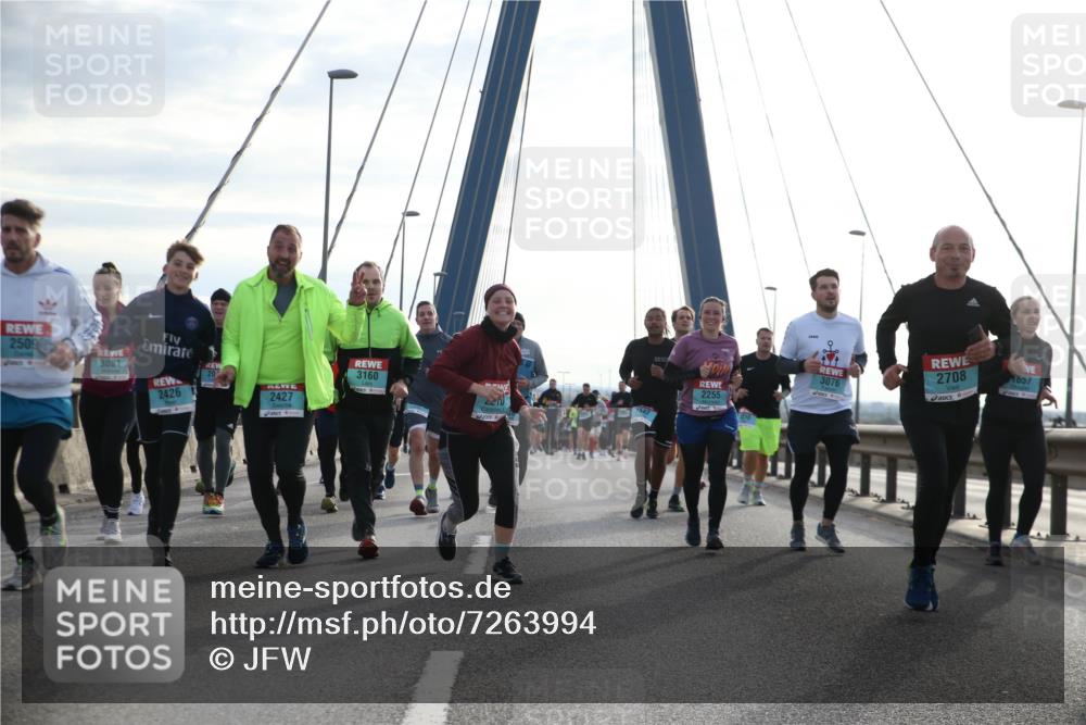 03.10.2024 - Köhlbrandbrückenlauf Jannik Wohlers http://msf.ph/oto/7263994 03.10.2024 09:29:43 Position 1 2509, 3081, 3076, 3160, 20, 2255, 2426, 2427, 2210, 1542, 2708, 1657 meine-sportfotos.de
