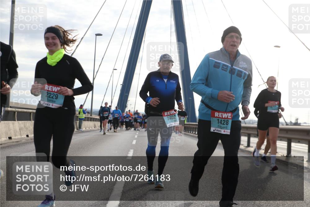 03.10.2024 - Köhlbrandbrückenlauf Jannik Wohlers http://msf.ph/oto/7264183 03.10.2024 09:29:48 Position 1 2229, 2402, 1428 meine-sportfotos.de