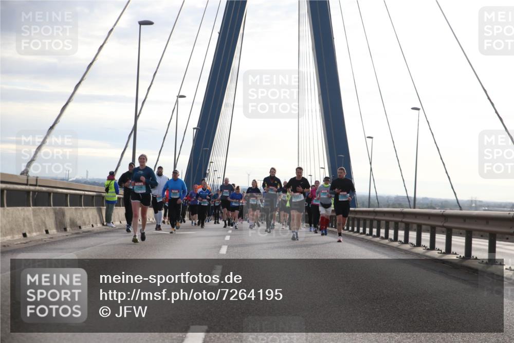 03.10.2024 - Köhlbrandbrückenlauf Jannik Wohlers http://msf.ph/oto/7264195 03.10.2024 09:29:50 Position 1 2198 meine-sportfotos.de