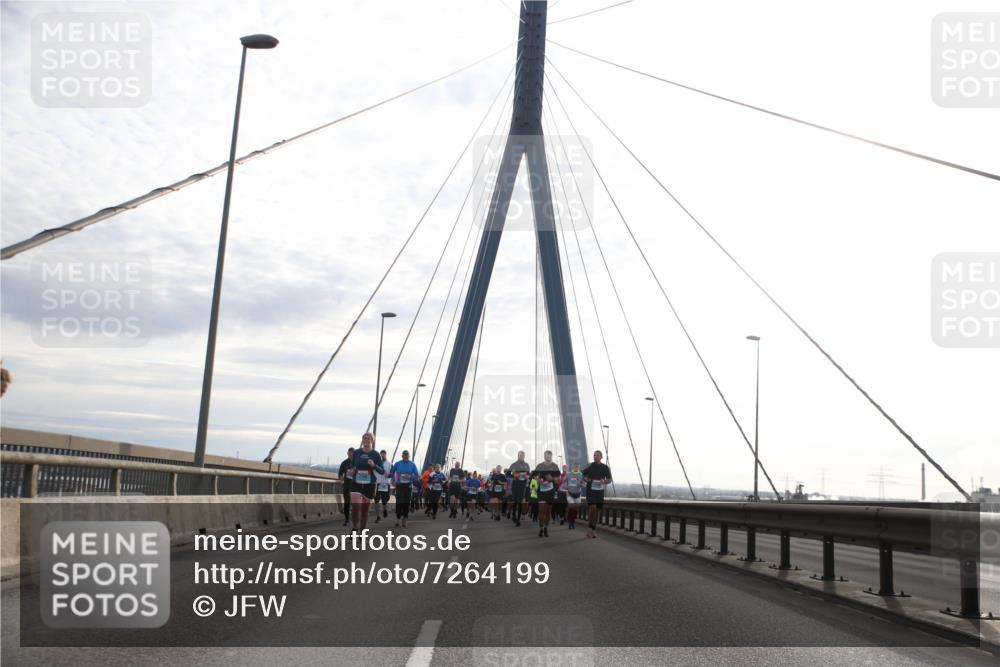 03.10.2024 - Köhlbrandbrückenlauf Jannik Wohlers http://msf.ph/oto/7264199 03.10.2024 09:29:51 Position 1  meine-sportfotos.de