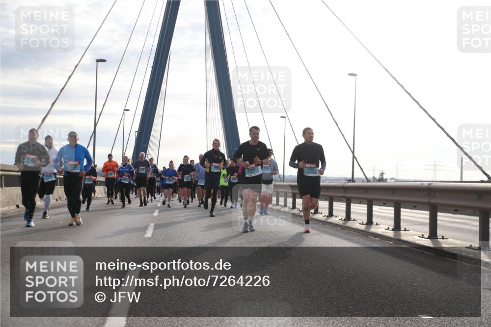 03.10.2024 - Köhlbrandbrückenlauf Jannik Wohlers http://msf.ph/oto/7264226 03.10.2024 09:29:54 Position 1 2655, 2163, 2532, 1295 meine-sportfotos.de