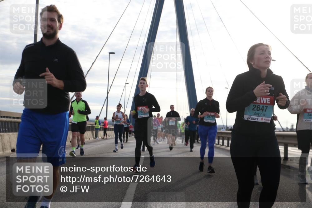 03.10.2024 - Köhlbrandbrückenlauf Jannik Wohlers http://msf.ph/oto/7264643 03.10.2024 09:30:07 Position 1 26, 2572, 2647, 34 meine-sportfotos.de