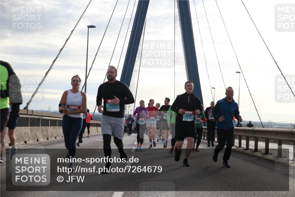 03.10.2024 - Köhlbrandbrückenlauf Jannik Wohlers http://msf.ph/oto/7264679 03.10.2024 09:30:09 Position 1 2400, 3474, 1739, 2353, 2889 meine-sportfotos.de