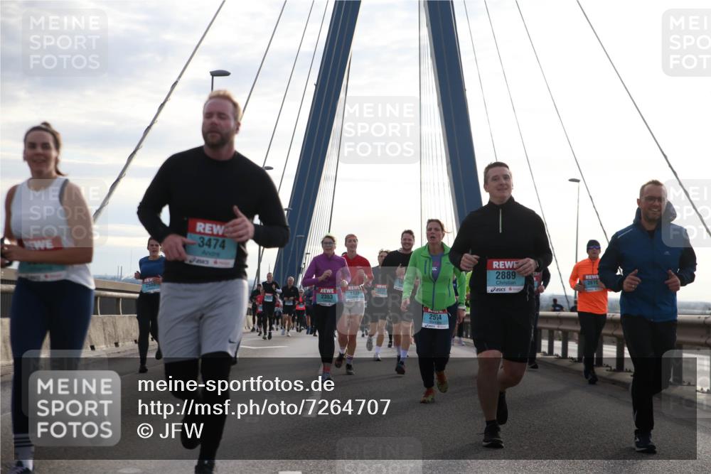 03.10.2024 - Köhlbrandbrückenlauf Jannik Wohlers http://msf.ph/oto/7264707 03.10.2024 09:30:10 Position 1 3474, 1739, 2353, 2514, 2889, 2615 meine-sportfotos.de