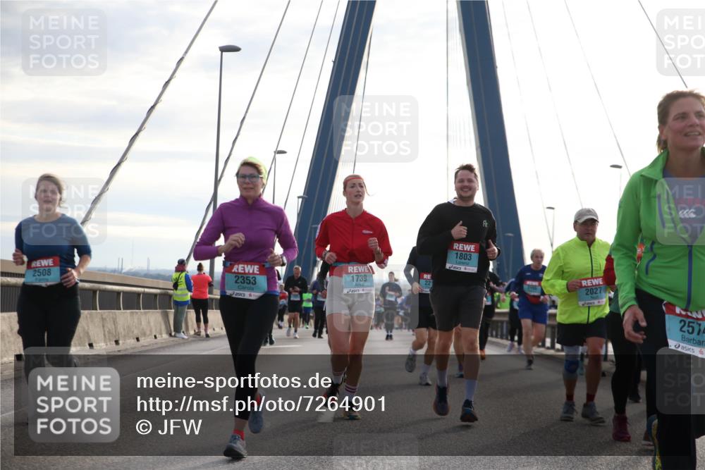 03.10.2024 - Köhlbrandbrückenlauf Jannik Wohlers http://msf.ph/oto/7264901 03.10.2024 09:30:12 Position 1 2508, 2353, 1739, 1803, 2027, 2574 meine-sportfotos.de
