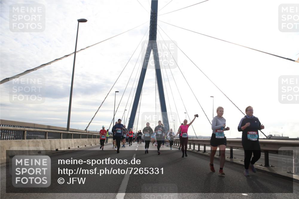 03.10.2024 - Köhlbrandbrückenlauf Jannik Wohlers http://msf.ph/oto/7265331 03.10.2024 09:30:20 Position 1 2751, 2379 meine-sportfotos.de