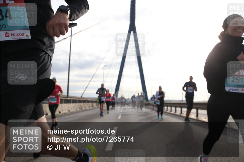 03.10.2024 - Köhlbrandbrückenlauf Jannik Wohlers http://msf.ph/oto/7265774 03.10.2024 09:30:23 Position 1 34, 251 meine-sportfotos.de