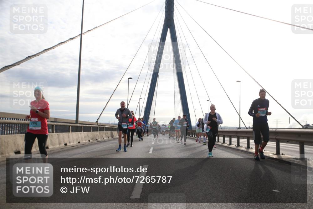 03.10.2024 - Köhlbrandbrückenlauf Jannik Wohlers http://msf.ph/oto/7265787 03.10.2024 09:30:24 Position 1 2416, 1845 meine-sportfotos.de