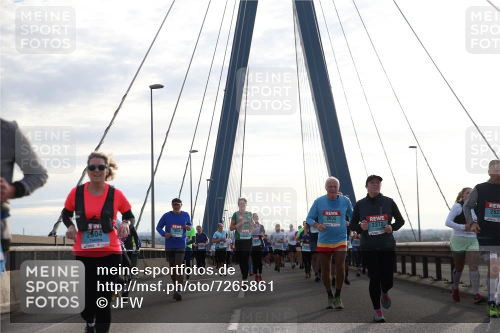 03.10.2024 - Köhlbrandbrückenlauf Jannik Wohlers http://msf.ph/oto/7265861 03.10.2024 09:30:26 Position 1 2504, 1639, 3239, 2635, 2372, 2525 meine-sportfotos.de