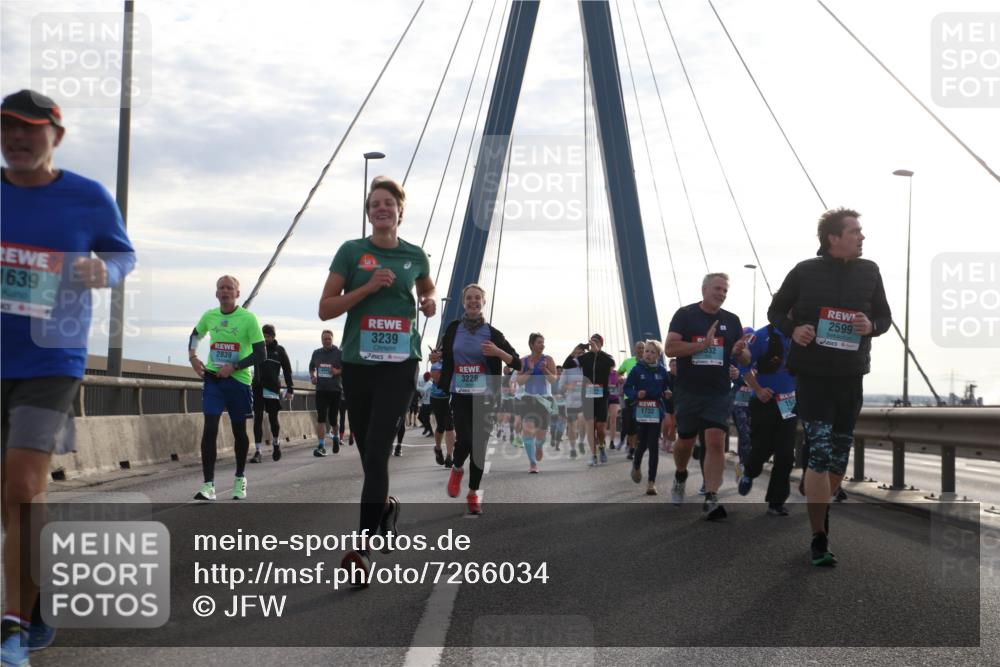 03.10.2024 - Köhlbrandbrückenlauf Jannik Wohlers http://msf.ph/oto/7266034 03.10.2024 09:30:30 Position 1 1639, 3239, 2839, 3228, 1732, 2599 meine-sportfotos.de
