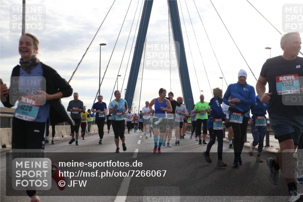 03.10.2024 - Köhlbrandbrückenlauf Jannik Wohlers http://msf.ph/oto/7266067 03.10.2024 09:30:32 Position 1 3228, 2801, 2604, 1732, 1733, 1731, 1532 meine-sportfotos.de