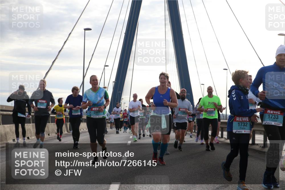 03.10.2024 - Köhlbrandbrückenlauf Jannik Wohlers http://msf.ph/oto/7266145 03.10.2024 09:30:33 Position 1 3341, 2886, 280, 2104, 2409, 1732, 1733 meine-sportfotos.de