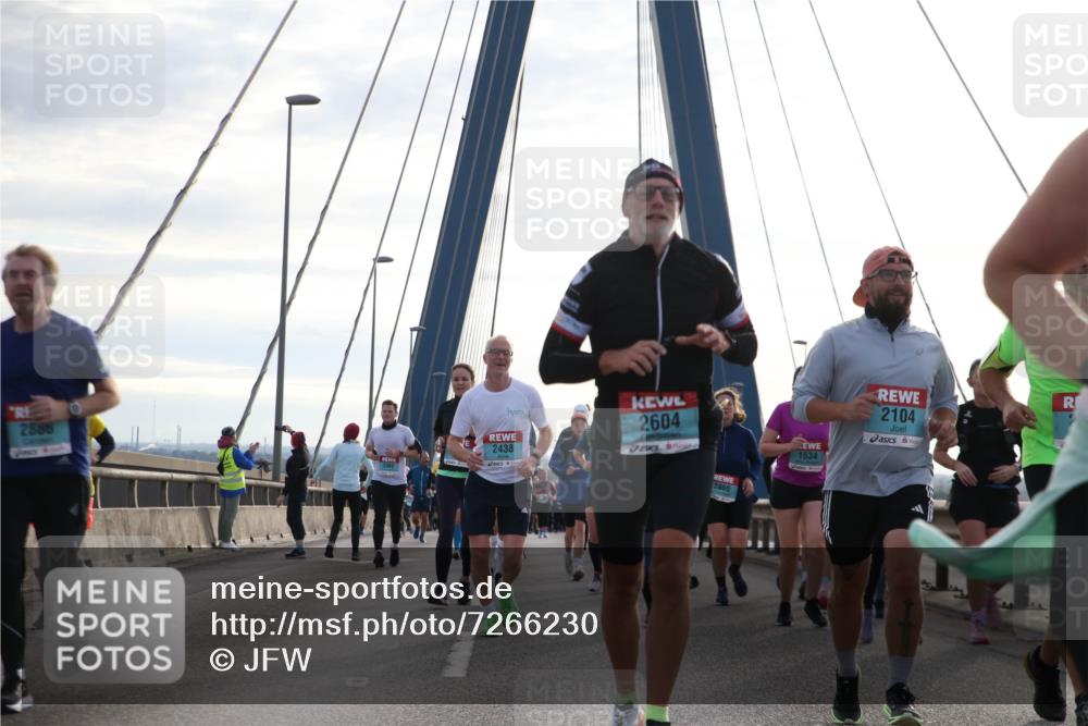 03.10.2024 - Köhlbrandbrückenlauf Jannik Wohlers http://msf.ph/oto/7266230 03.10.2024 09:30:35 Position 1 2885, 2438, 3360, 2604, 2860, 2104, 1534 meine-sportfotos.de