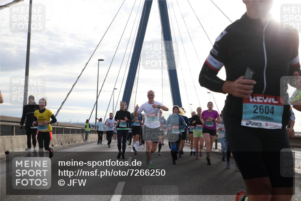 03.10.2024 - Köhlbrandbrückenlauf Jannik Wohlers http://msf.ph/oto/7266250 03.10.2024 09:30:36 Position 1 9, 2438, 2680, 1594, 1775, 1752, 1534, 2604 meine-sportfotos.de