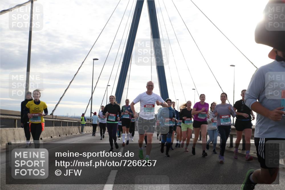 03.10.2024 - Köhlbrandbrückenlauf Jannik Wohlers http://msf.ph/oto/7266257 03.10.2024 09:30:36 Position 1 4680, 2438, 1775, 1594, 2245, 1534, 411, 1752 meine-sportfotos.de