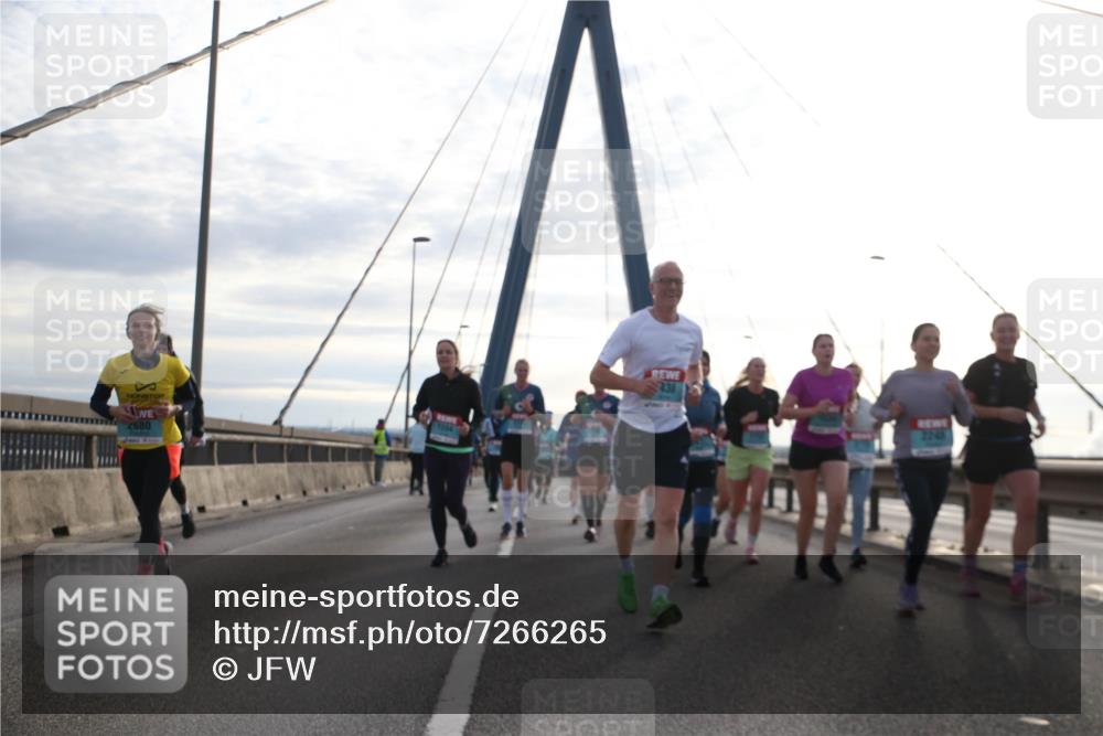 03.10.2024 - Köhlbrandbrückenlauf Jannik Wohlers http://msf.ph/oto/7266265 03.10.2024 09:30:37 Position 1 2680, 431 meine-sportfotos.de
