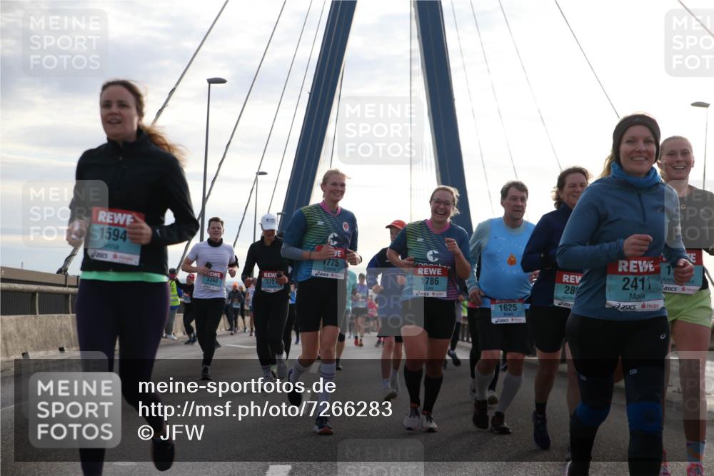 03.10.2024 - Köhlbrandbrückenlauf Jannik Wohlers http://msf.ph/oto/7266283 03.10.2024 09:30:38 Position 1 1594, 3360, 372, 1775, 1786, 1625, 2411, 28 meine-sportfotos.de