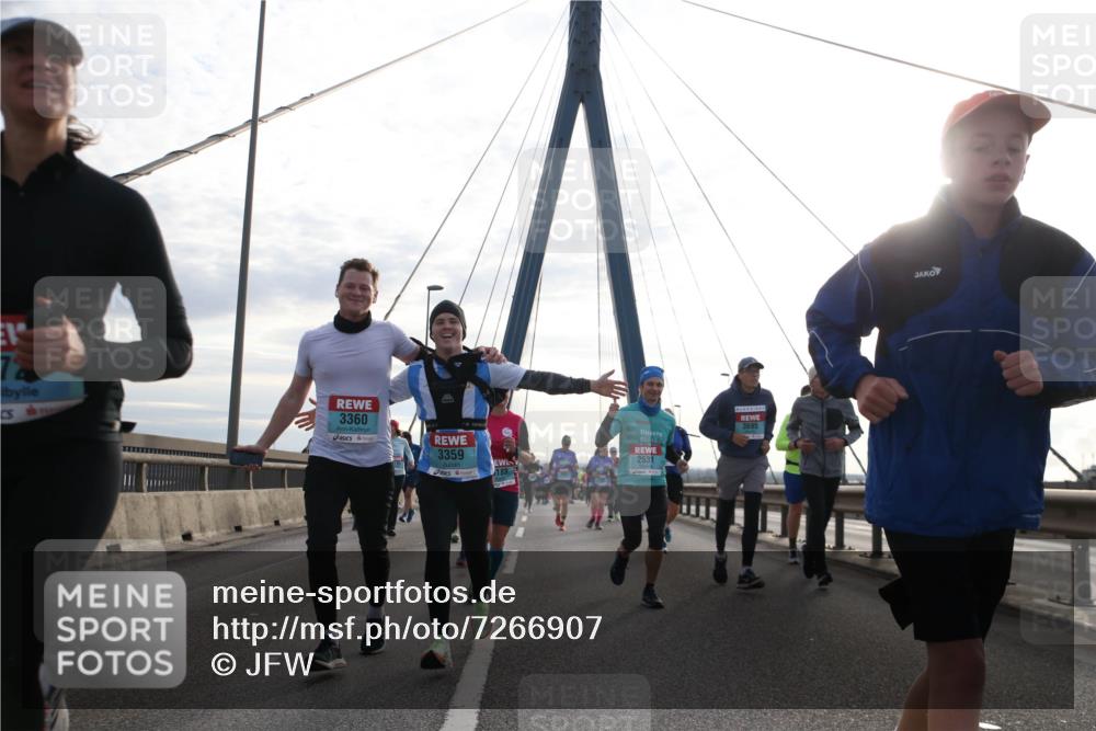 03.10.2024 - Köhlbrandbrückenlauf Jannik Wohlers http://msf.ph/oto/7266907 03.10.2024 09:30:42 Position 1 72, 3360, 3359, 2531, 183 meine-sportfotos.de