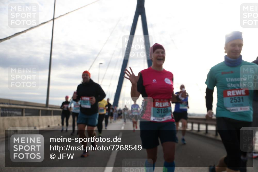 03.10.2024 - Köhlbrandbrückenlauf Jannik Wohlers http://msf.ph/oto/7268549 03.10.2024 09:30:44 Position 1 2531, 3183 meine-sportfotos.de