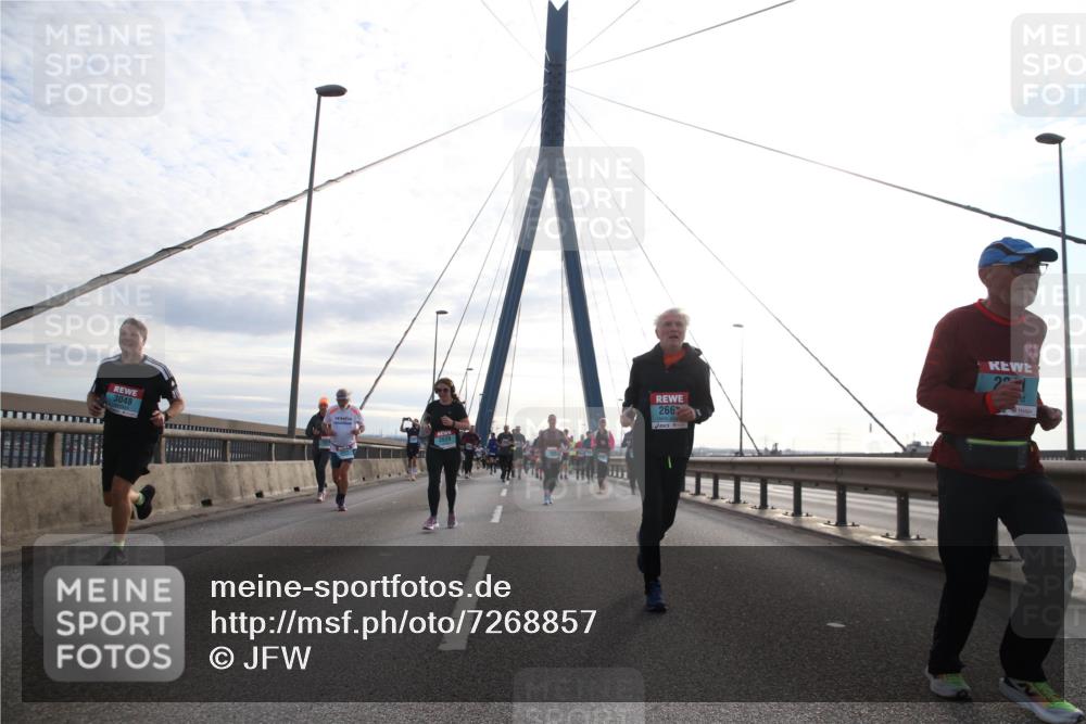 03.10.2024 - Köhlbrandbrückenlauf Jannik Wohlers http://msf.ph/oto/7268857 03.10.2024 09:30:49 Position 1 3048, 266 meine-sportfotos.de