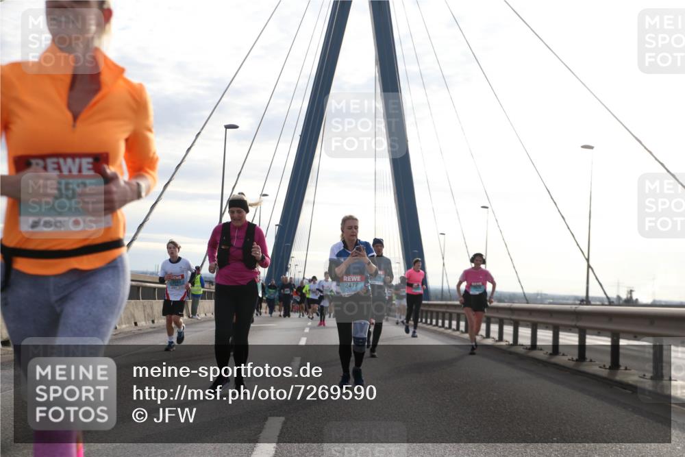 03.10.2024 - Köhlbrandbrückenlauf Jannik Wohlers http://msf.ph/oto/7269590 03.10.2024 09:31:02 Position 1 552, 2417 meine-sportfotos.de