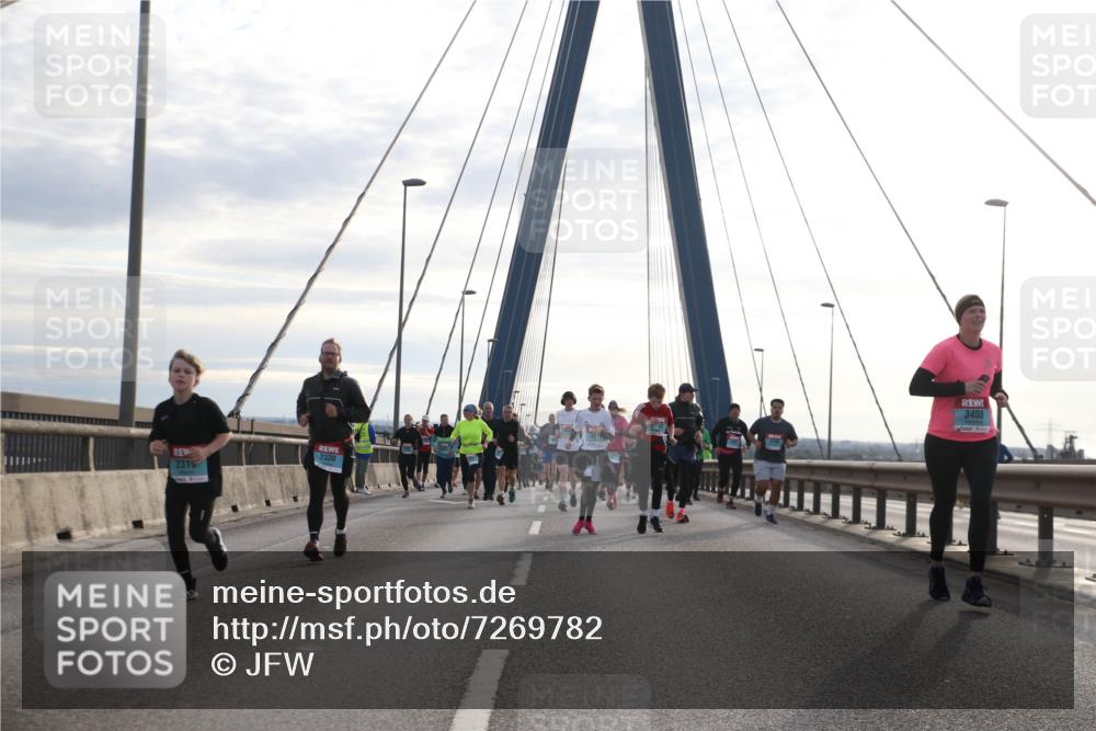 03.10.2024 - Köhlbrandbrückenlauf Jannik Wohlers http://msf.ph/oto/7269782 03.10.2024 09:31:07 Position 1 2320, 2315, 3408 meine-sportfotos.de