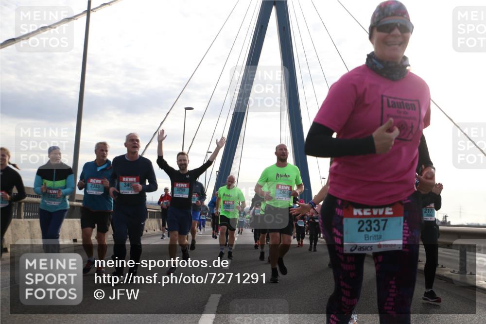 03.10.2024 - Köhlbrandbrückenlauf Jannik Wohlers http://msf.ph/oto/7271291 03.10.2024 09:31:15 Position 1 2407, 2408, 340, 2383, 3259, 2382, 101, 2337, 7741, 2171 meine-sportfotos.de
