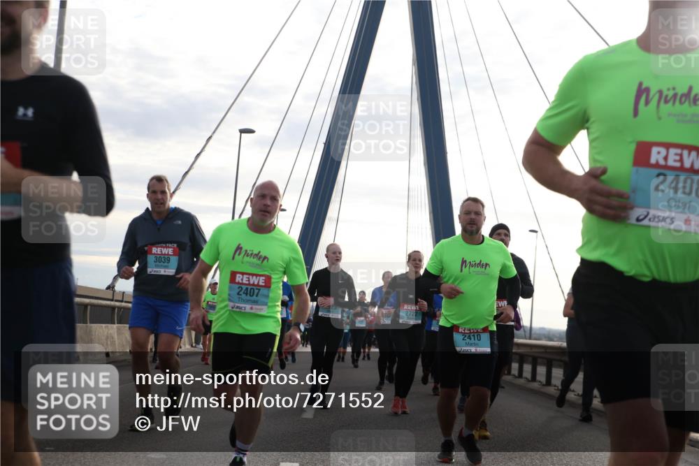 03.10.2024 - Köhlbrandbrückenlauf Jannik Wohlers http://msf.ph/oto/7271552 03.10.2024 09:31:17 Position 1 3039, 2407, 2722, 2410, 2408 meine-sportfotos.de