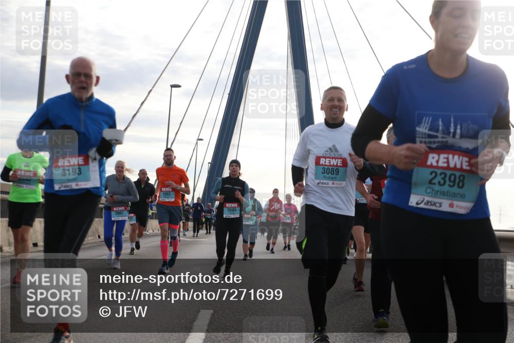 03.10.2024 - Köhlbrandbrückenlauf Jannik Wohlers http://msf.ph/oto/7271699 03.10.2024 09:31:22 Position 1 2842, 3193, 2607, 1562, 3589, 3089, 2398 meine-sportfotos.de