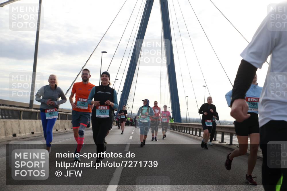 03.10.2024 - Köhlbrandbrückenlauf Jannik Wohlers http://msf.ph/oto/7271739 03.10.2024 09:31:23 Position 1 1562, 2607, 3589, 1995, 2748, 2894 meine-sportfotos.de