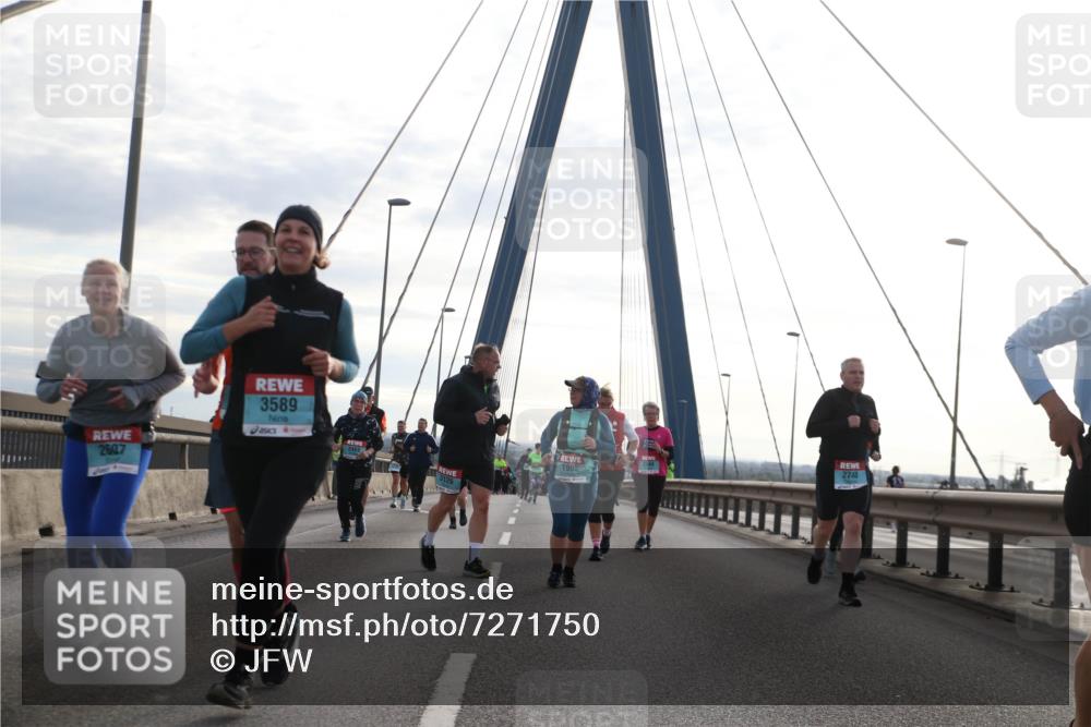 03.10.2024 - Köhlbrandbrückenlauf Jannik Wohlers http://msf.ph/oto/7271750 03.10.2024 09:31:23 Position 1 2607, 3589, 1995, 2748 meine-sportfotos.de