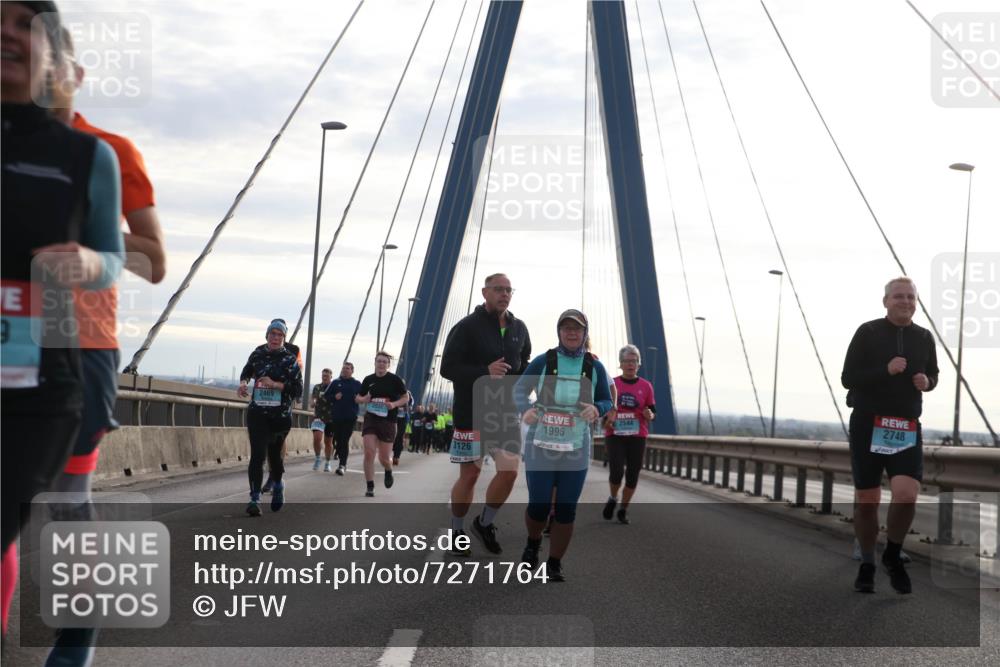 03.10.2024 - Köhlbrandbrückenlauf Jannik Wohlers http://msf.ph/oto/7271764 03.10.2024 09:31:24 Position 1 2469, 1995, 2544, 3126, 2748 meine-sportfotos.de