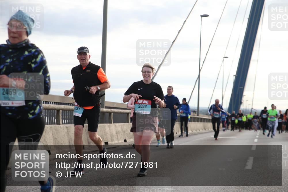03.10.2024 - Köhlbrandbrückenlauf Jannik Wohlers http://msf.ph/oto/7271981 03.10.2024 09:31:28 Position 1 2469, 2031, 2032 meine-sportfotos.de